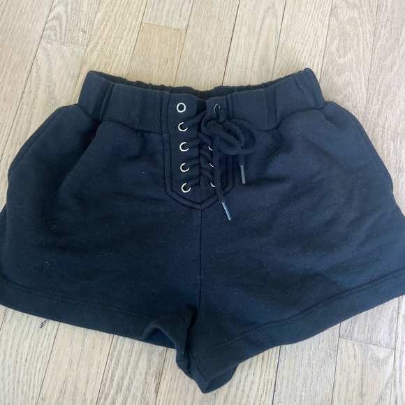 Black comfy shorts - Picture 2 of 2